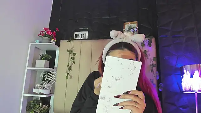 Snapshot of Mia_Rinn chatting on 4, 2, 2026 Mia Rinn online show from 4, 2, 2026