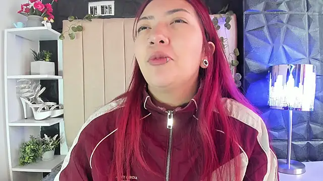 Snapshot of Mia_Rinn chatting on 15, 2, 2026 Mia Rinn online show from 15, 2, 2026