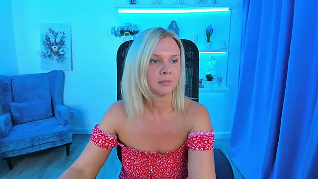 AgathaKlouin online show from 9, 9, 2025