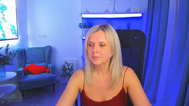 AgathaKlouin online show from 26, 3, 2026