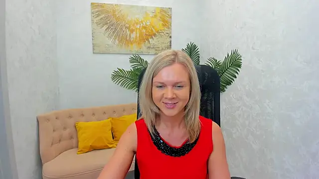 AgathaKlouin online show from 6, 3, 2025