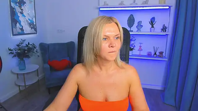 AgathaKlouin online show from 7, 5, 2026