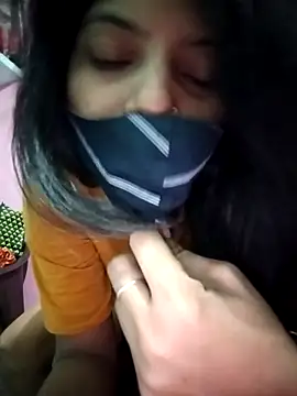 Hotty-Divya online show from 6, 11, 2025