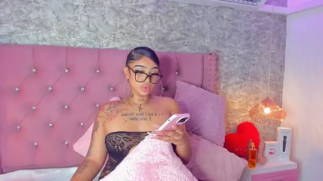 Snapshot of Mia_Jansen chatting on 6, 2, 2026 Mia Jansen online show from 6, 2, 2026