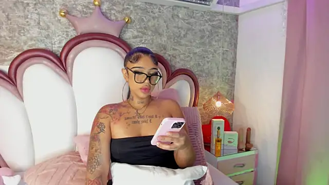 Snapshot of Mia_Jansen chatting on 4, 3, 2026 Mia Jansen online show from 4, 3, 2026