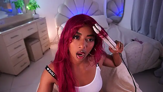 Alondrasparrow2 online show from 19, 6, 2026