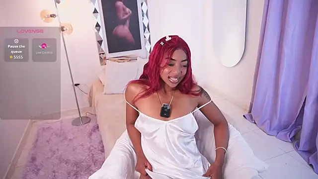 Alondrasparrow2 online show from 21, 10, 2025