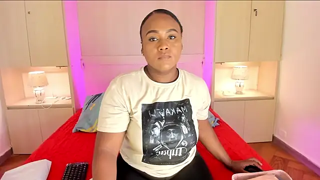 Snapshot of EmilyyStuart chatting on 10, 2, 2026 EmilyyStuart online show from 10, 2, 2026