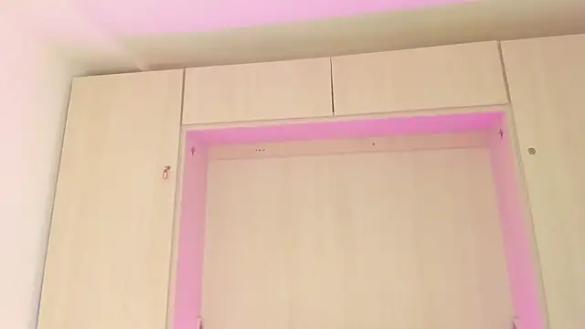 EmilyyStuart online show from 16, 12, 2025