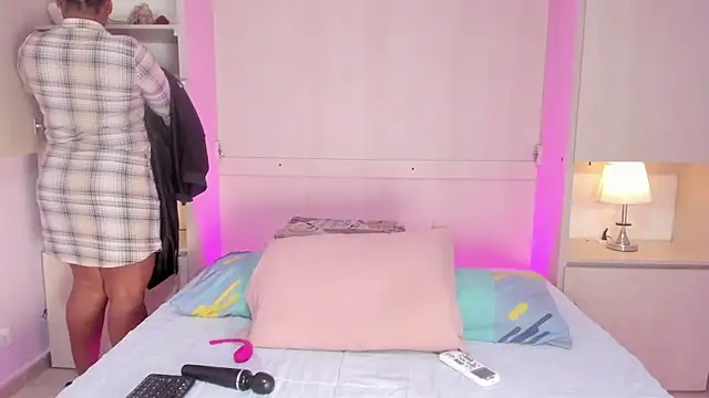 Snapshot of EmilyyStuart chatting on 17, 2, 2026 EmilyyStuart online show from 17, 2, 2026