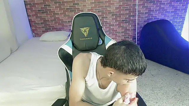 zacariasss  online show from 11, 9, 2025