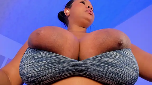Snapshot of Brianna_bigboobs chatting on 18, 7, 2026 Brianna bigboobs online show from 18, 7, 2026
