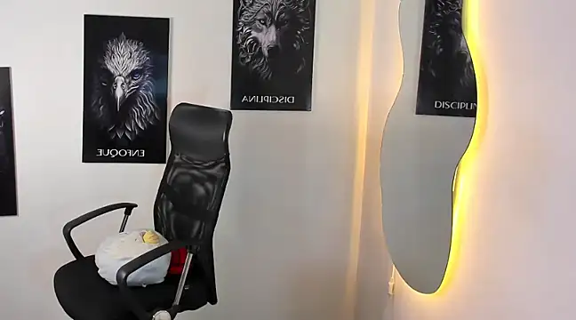 Andrew wolf7 online show from 28, 2, 2025