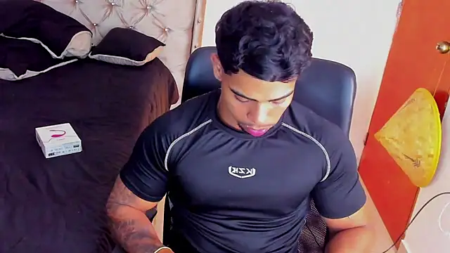 Andrew wolf7 online show from 23, 12, 2025