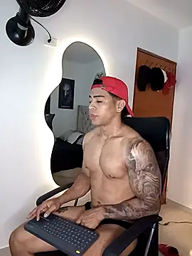 Andrew wolf7 online show from 8, 10, 2025