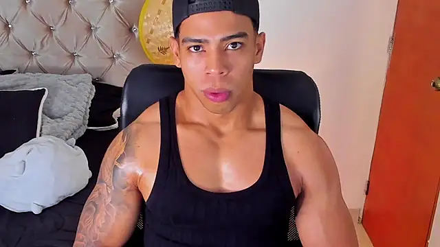 Andrew wolf7 online show from 3, 10, 2025