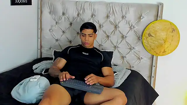 Andrew wolf7 online show from 25, 10, 2025