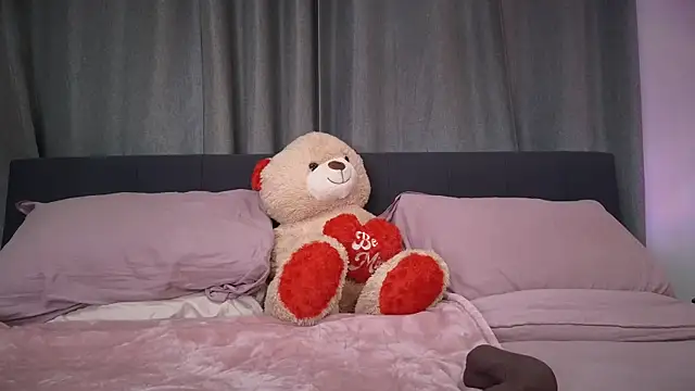 Snapshot of longislandprincess chatting on 1, 2, 2026 longislandprincess online show from 1, 2, 2026