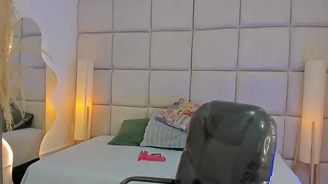 Miley Collins online show from 15, 11, 2025