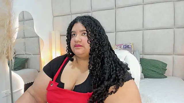 Miley Collins online show from 2, 12, 2025