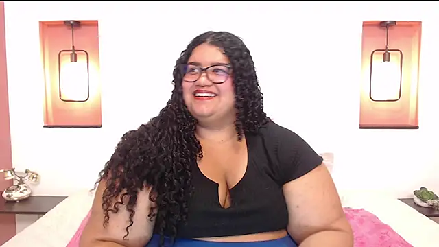 Miley Collins online show from 28, 2, 2025