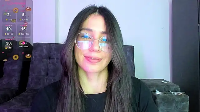 emmadiaz1 online show from 7, 1, 2025