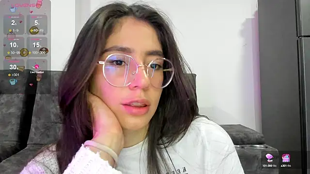 emmadiaz1 online show from 10, 1, 2025