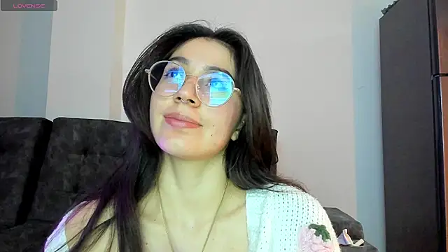 emmadiaz1 online show from 3, 12, 2024