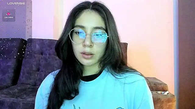 emmadiaz1 online show from 5, 12, 2024