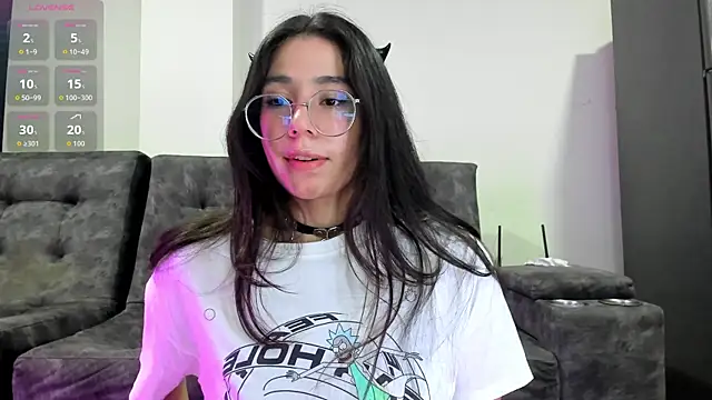 emmadiaz1 online show from 4, 11, 2025