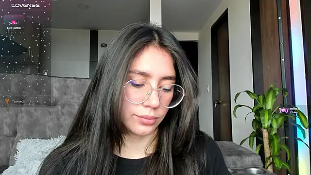 emmadiaz1 online show from 18, 12, 2024