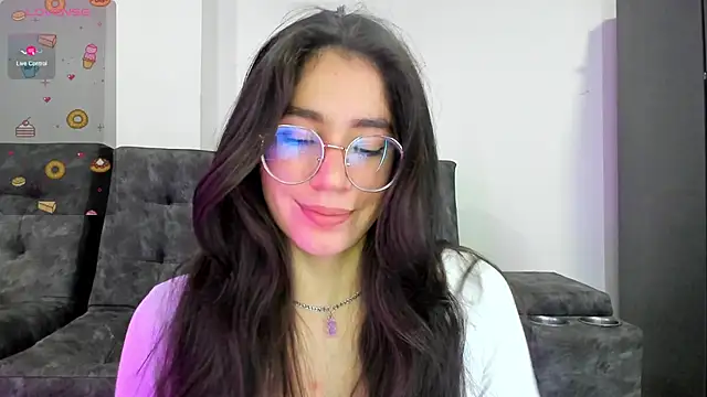 emmadiaz1 online show from 1, 3, 2025