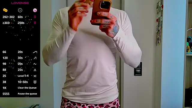 Snapshot of white_King9999 chatting on 10, 2, 2026 white King9999 online show from 10, 2, 2026