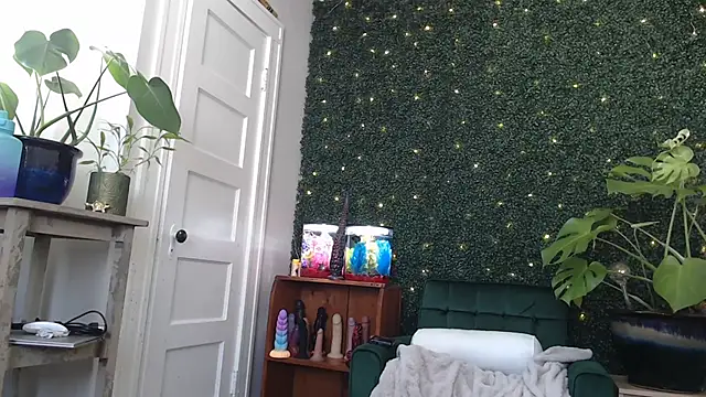 MistressKatie13xxx online show from 7, 1, 2025