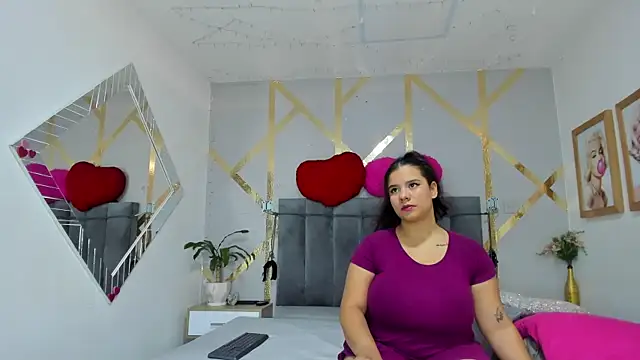 Caroliine Torres online show from 11, 6, 2026