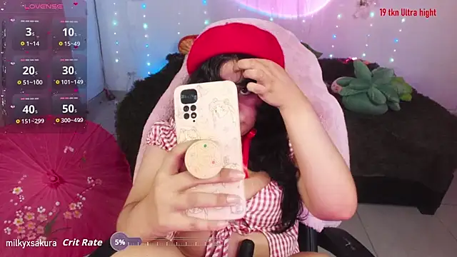 MilkyXSakura online show from 5, 11, 2025