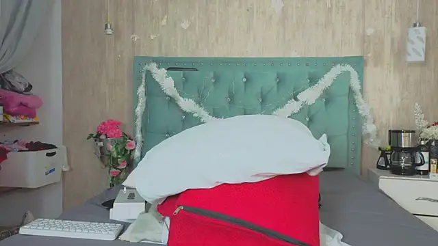 Alexa roussee online show from 19, 12, 2025