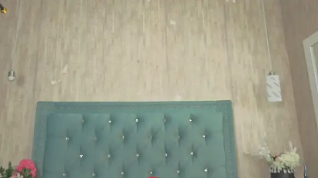 Alexa roussee online show from 4, 10, 2025