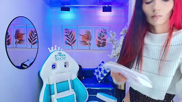 Dafne huges online show from 8, 10, 2025