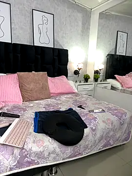 Snapshot of Katti_Barrera chatting on 12, 10, 2025 Katti Barrera online show from 12, 10, 2025