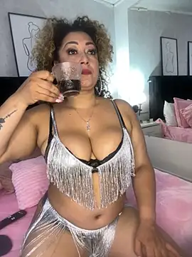 Snapshot of Katti_Barrera chatting on 21, 10, 2025 Katti Barrera online show from 21, 10, 2025