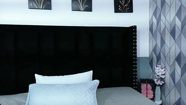 petitelittleebony online show from 14, 4, 2026