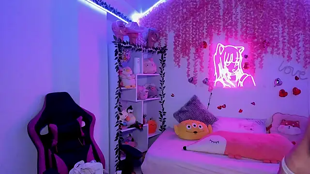 cat kitty18  online show from 18, 3, 2025