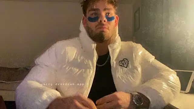 JuNIs  online show from 9, 12, 2024