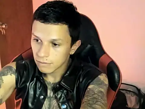 Snapshot of goodboy69l chatting on 3, 3, 2026 goodboy69l online show from 3, 3, 2026