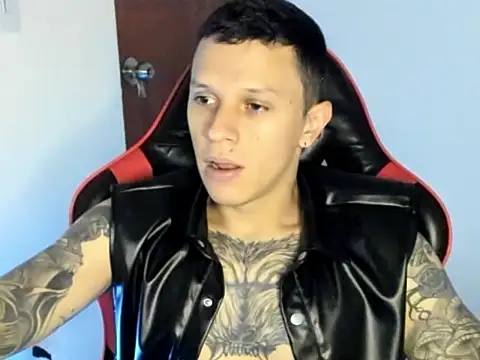 Snapshot of goodboy69l chatting on 7, 6, 2026 goodboy69l online show from 7, 6, 2026