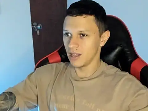Snapshot of goodboy69l chatting on 9, 6, 2026 goodboy69l online show from 9, 6, 2026
