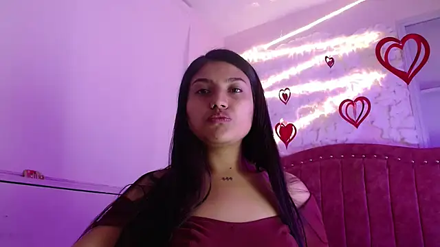 SarahStones online show from 12, 3, 2025