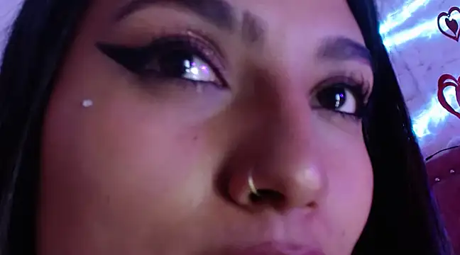 SarahStones online show from 10, 3, 2025