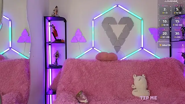 Snapshot of littlevixen18 chatting on 11, 11, 2025 littlevixen18 online show from 11, 11, 2025